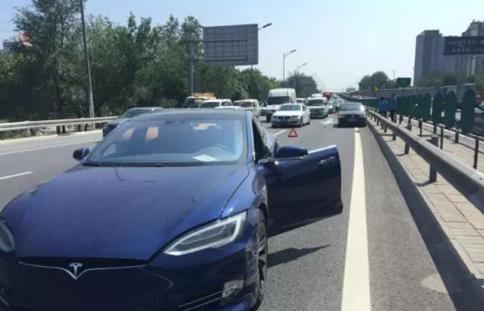 首例特斯拉Autopilot死亡事故發(fā)生在美國(guó)？央視稱(chēng)今年1月中國(guó)已發(fā)生致死事故
